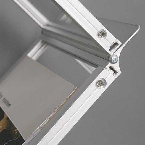 Foldable brochure stand